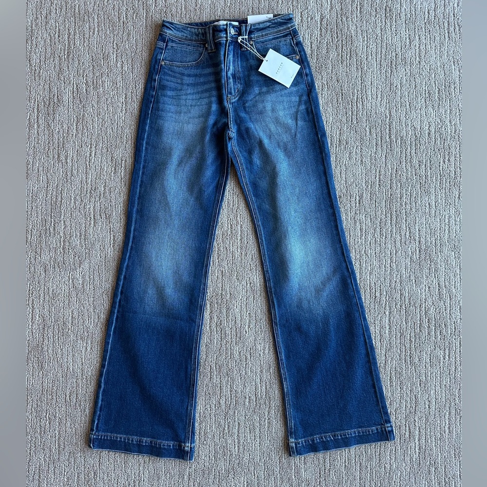 NWT KanCan high rise glare jeans. Size 3/25.